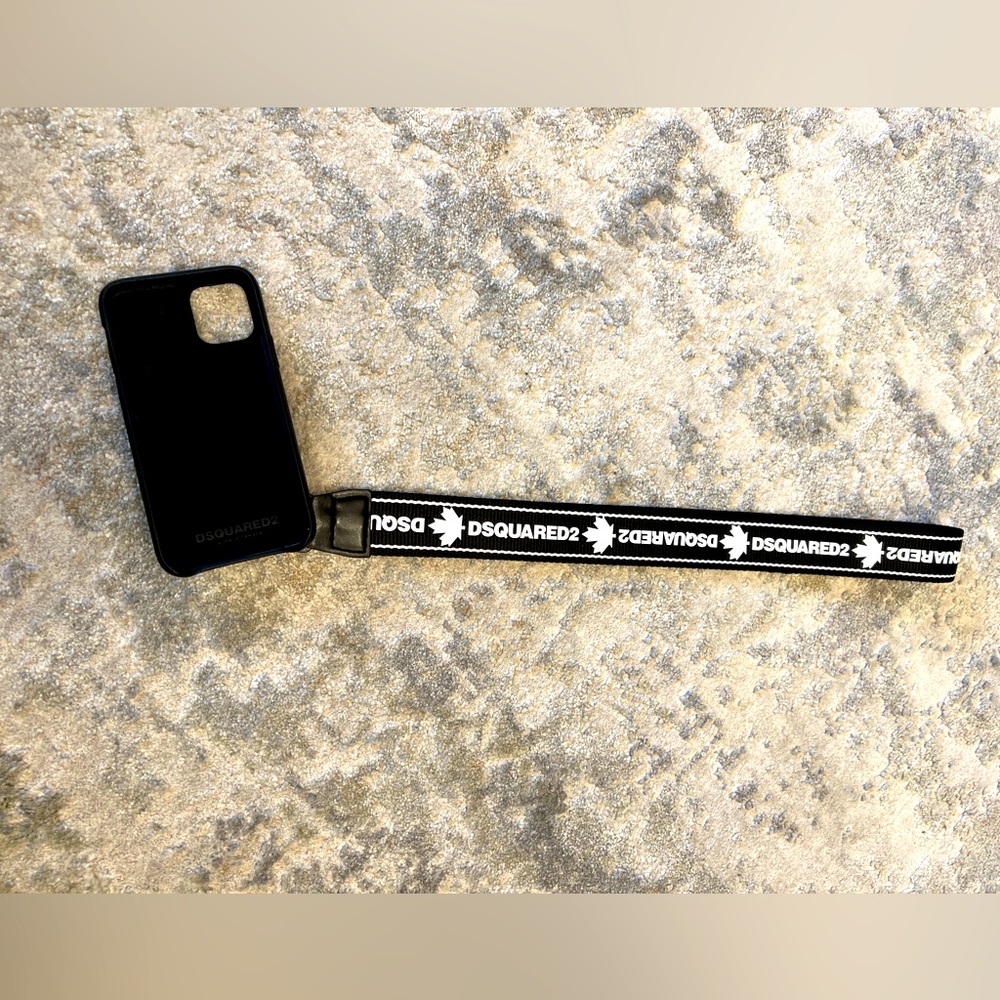 Dsquared2 Logo Print Case with Logo-Embellished Strap iPhone 11 case